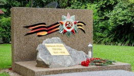 Экскурсия к Стеллу памятника погибшим воинам