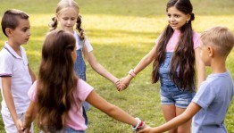 Игровая программа «Возьмёмся за руки друзья»