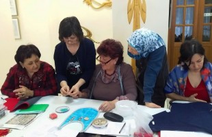 В выставочном зале «Ижад» состоялся мастер-класс  по изготовлению башкирского нагрудного украшения