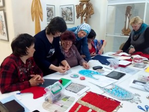 В выставочном зале «Ижад» состоялся мастер-класс  по изготовлению башкирского нагрудного украшения