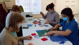 В выставочном зале «Ижад» прошёл мастер-класс «Треугольники равны квадрату»