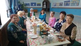 Развлекательная программа «Чай пьем и песни поем»