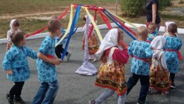 Праздник народных игр «Веселимся, играем и нисколько не скучаем»