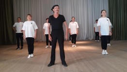 Ретро–дискотека «Танцуем и поем–весело живем»