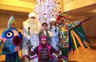 Амина Шафикова исполнила желание девочки в рамках акции «Творческая елка желаний»