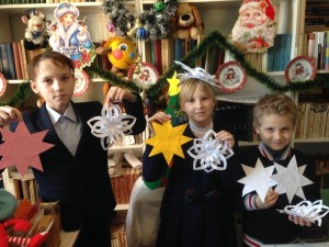 Мастер-класс «Новогодние снежинки »День вырезания снежинки из бумаги.