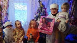 Акция «Дед Мороз и Снегурочка в гостях у детворы»
