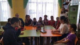Литературный вернисаж «Будешь книги читать – будешь все знать»