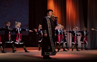 В Стерлитамаке прошёл юбилейный концерт прославленного танцора Раиля Лукманова