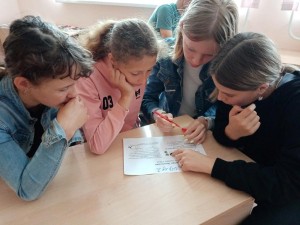 Игровая программа «Умники и умницы»
