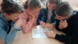 Игровая программа «Умники и умницы»