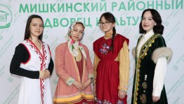 Флешмоб «День национального костюма»
