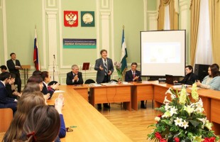 Марсель Салимов провел урок юмора и сатиры в Национальном музее Республики Башкортостан