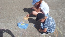 Конкурс рисунка на асфальте «Нарисуем мелом счастье»