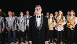 «В городском саду играет духовой оркестр»