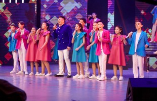 Детско-юношеский телеканал «Тамыр» посвятил свой концерт Году педагога и наставника