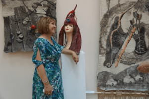 В галерее «Урал» открывается юбилейная выставка «Август жизни» Земфиры Гилязовой