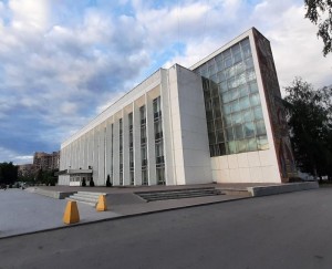 «Все начинается с любви»