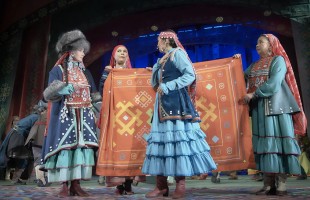 Народная артистка Башкортостана Эльмира Саматова отметила золотой юбилей бенефисом