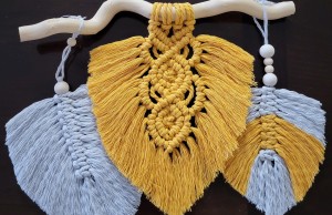 «Декоративные листья в технике макраме»