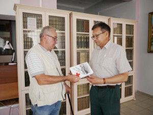 В Национальную библиотеку РБ передана книга о трагедии под Улу-Теляком