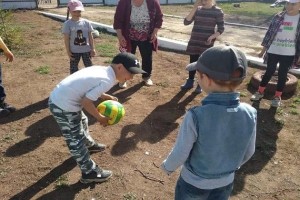 Спортивно-игровая программа «Раз, два, три беги».