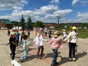 Развлекательная программа «Танцем вместе»