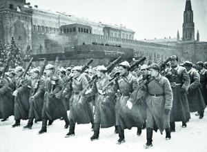 «Легендарный военный парад на Красной площади»