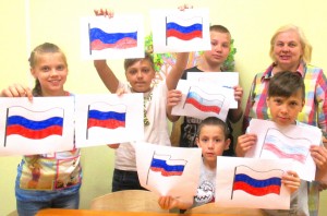 Выставка детского рисунка «России славный триколор»