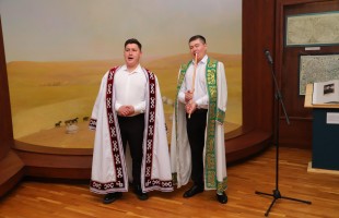 Факсимильная копия машинописи эпоса «Урал-батыр» передан Евразийскому музею кочевых цивилизаций