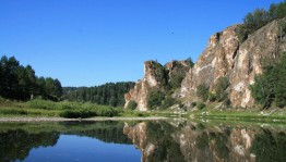 «И в песнях, и в стихах поэтов, пусть расцветает край родной»
