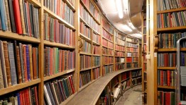 Библиотечная экскурсия «Познакомьтесь, здесь живут книги»