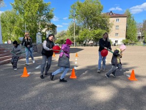Спортивно–развлекательная программа «Папа, мама и я – спортивная семья»