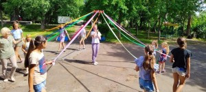 Игровая программа «Вместе весело шагать».