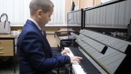 Открытый урок «Развитие фортепианной техники в младших классах»