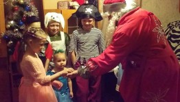 Игровая программа «С Днем рожденья Дед Мороз»