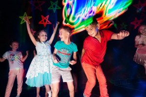 Игровая дискотека для детей «Зажигай-ка»