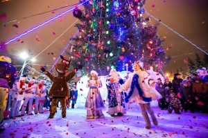 Новогодняя музыкально-развлекательная программа «Встреча у Новогодней елки»