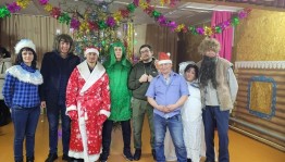 Новогодние шоу программа «Новый год отметим вместе танцуем, юмором и песней»