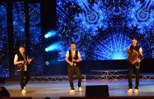 В Нефтекамской государственной филармонии состоялся праздничный концерт «Для вас, Любимые!»