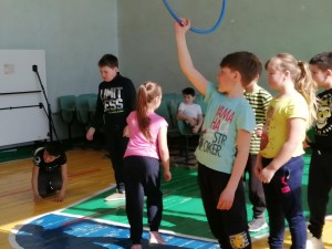 «Ура, каникулы!»