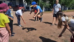 Спортивно-познавательная игра «Вместе весело играть»