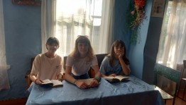 Литературный час «Восславим тех, чье гордое имя Учитель»