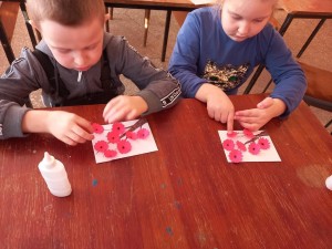 Тематический час «Любовью матери мир прекрасен»