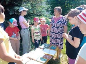 Литературно-музыкальный час «Поэт соединяющий сердца»