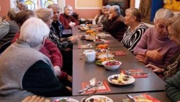 «С днем пожилых»