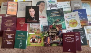 Книжная выставка «Жемчужины башкирской литературы» в Асавской сельской модельной библиотеке.