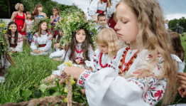 Фольклорный час «Я веночек сделаю, солнышко вплету»