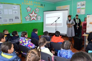 Тематический час «Огонь войны души не сжег…»