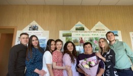 Поздравление учителей на дому «Поздравить вас-большая честь»